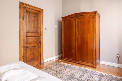Grand Historic 3BD2Bath Galata Tower Pad! #408 - image 11