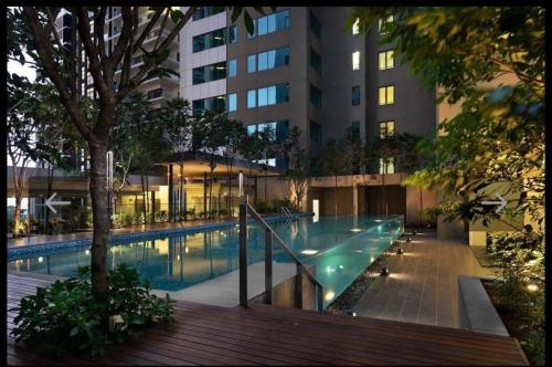 Cozy mercu summer suite 5mint WD KLCC luxury apartment free wifi netfliix - image 14