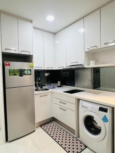 Cozy mercu summer suite 5mint WD KLCC luxury apartment free wifi, netfliix in Little India