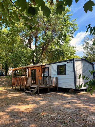 3 bedrooms, 5 beds