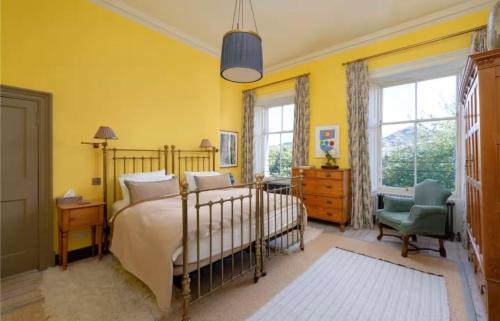 Elegant Georgian Retreat with Views of Arthurs Seat - image 9