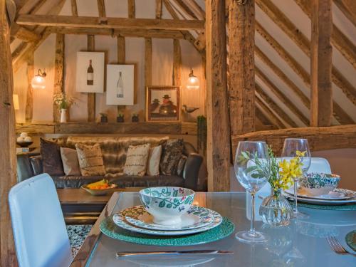 Iekārtas, Woolhouse Barn in Hunton (Kent)