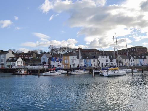 A szálláshely kívülről, Fossils End in Nottington