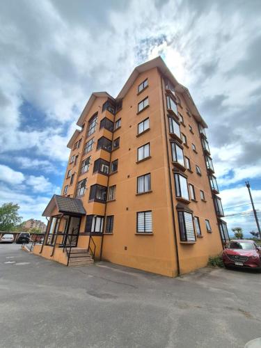 Bello Homestudio frente al Casino Marina del Sol