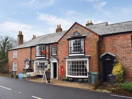 Exterior view, The Blacksmith Shop in Central Wight