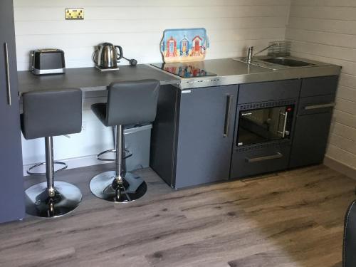 Kitchen, Apple Tree Cottage in Lake North