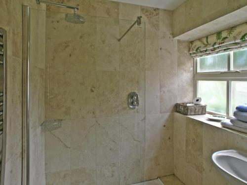 Zuhanyzó, Bridge House in Helmsley