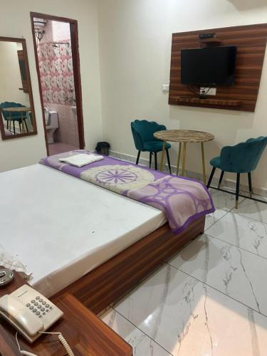 Hotel Rest INN in Zirakpur