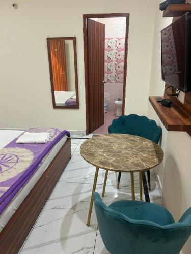 Hotel Rest INN in Zirakpur