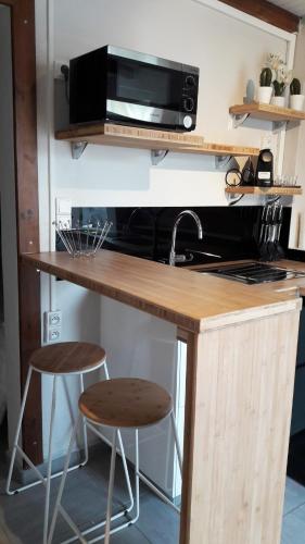 JOLI F2 renove avec terrasse in Capesterre-Belle-Eau