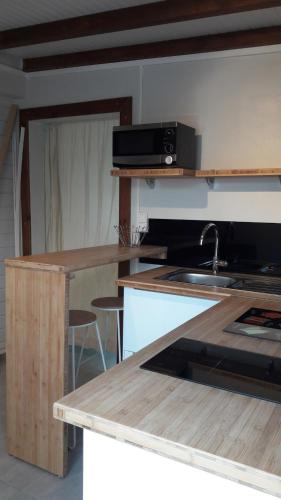 JOLI F2 renove avec terrasse in Capesterre-Belle-Eau