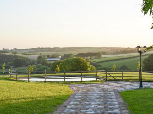 Viesnīcas āriene, Coombe View in Twitchen