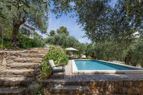 Provençal Villa With Pool In Valbonne