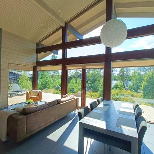 Naava Resort Luppo - Upea huvila järvinäkymällä (Naava Resort Luppo - Upea huvila jarvinakymalla) in 艾赫泰里