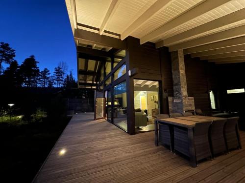 Naava Resort Luppo - Upea huvila järvinäkymällä (Naava Resort Luppo - Upea huvila jarvinakymalla) in 艾赫泰里