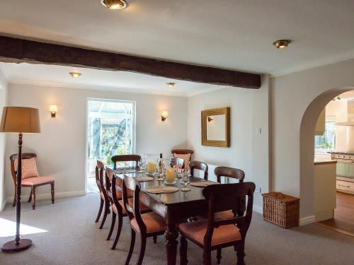 Létesítmények, Lookin How in Dockray