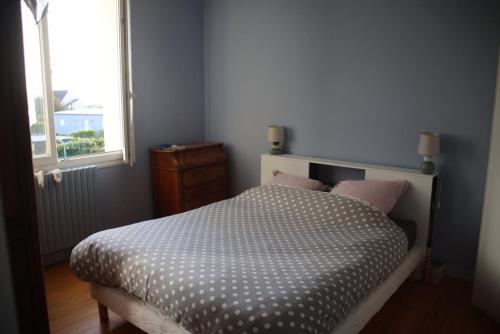 Maison vue mer à 40m du sentier côtier GR34 (Maison vue mer a 40m du sentier cotier GR34) in Lanildut