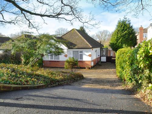 Exterior view, Oak Lodge in Kinson North