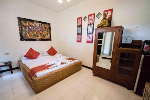 Hobbit's House Homestay