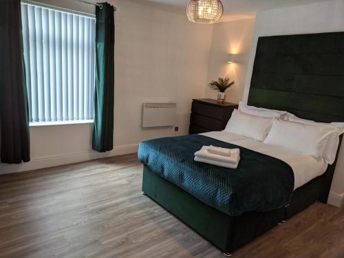 Dream101, Luxury 2 Bedroom apartment - free parking in Kirkdale