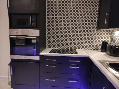 Dream101, Luxury 2 Bedroom apartment - free parking in Kirkdale