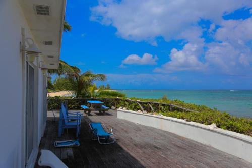 Med Point home in Governor's Harbour