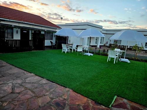 Shado's residence self catering cotages in Serowe