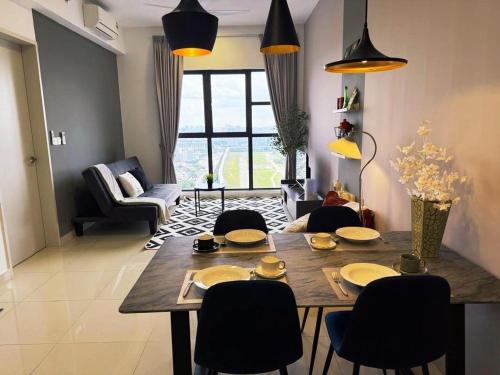 Cozy Skyline Retreat at Trion KL Level 63 - image 11