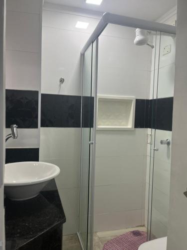 Bathroom, Praia Pitangueiras Guaruja Apto 74 Pe na Areia e Vista para o Mar near Rasa Manjari