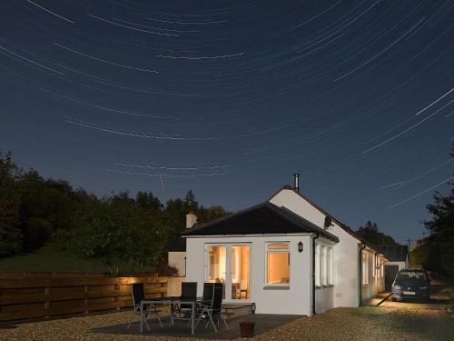 Зовнішній вигляд готелю, Riverside Cottage in Локербі