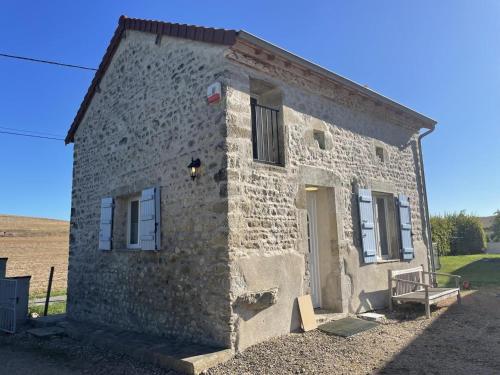 Gîte de Charme en Auvergne avec Animaux Acceptés - FR-1-489-595 (Gite de Charme en Auvergne avec Animaux Acceptes - FR-1-489-595) in Valiņjata