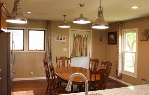 Dirt Road Inn Quiet Country Home in 埃爾姆克里克(NE)