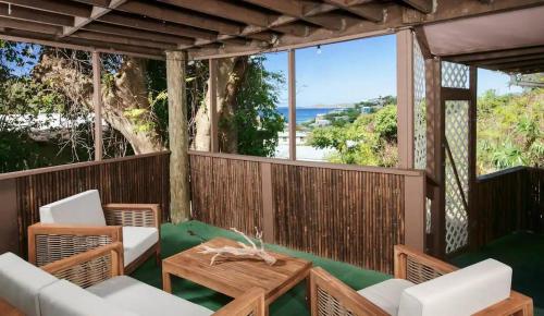 Oceanview Stay - Walk to Beach in Cruz Bay