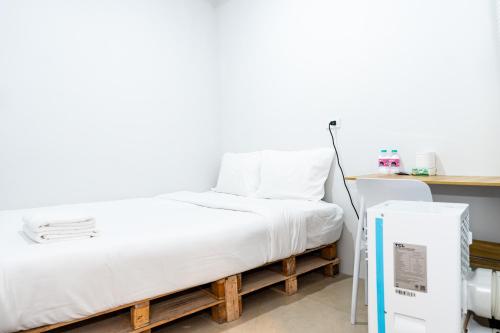 Bed, The Rambuttri Khaosan Bangkok in Other