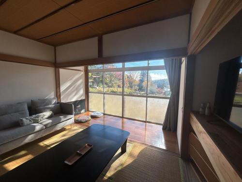 Taketonbo House - fully renovated private house with ski access