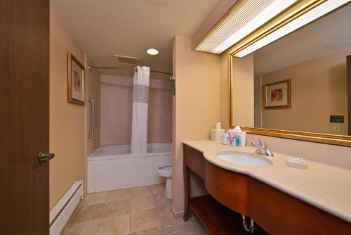 Pittsburgh-McKnight Rd Hotel - image 14