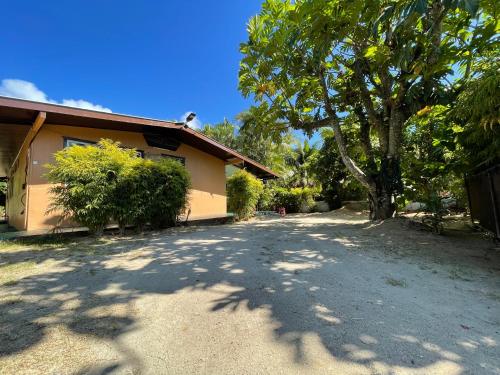 Tauraatini house F4- MOOREA Maatea in Maatea