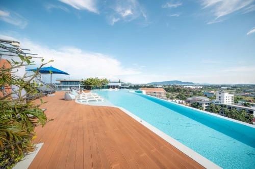 Swimming pool, The Blue Hotel in Chalong