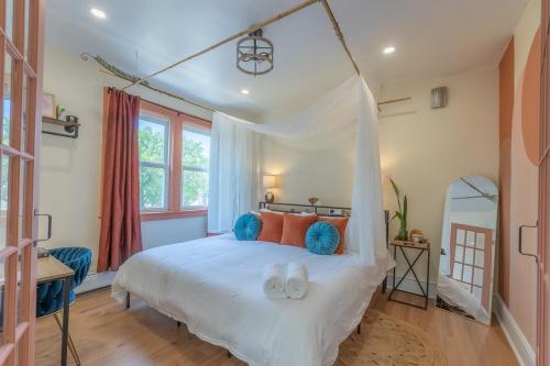 Zen Den With King Bed and Very Close to Airport in Belleville (NJ)