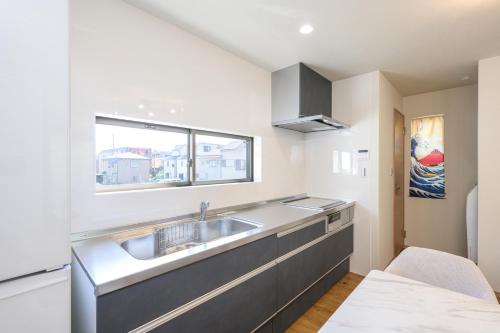 羽田3丁目ホテル 羽田空港10分 最大15名 広々85平米 3LDK 駐車場あり 日本製家電完備 wifi無料