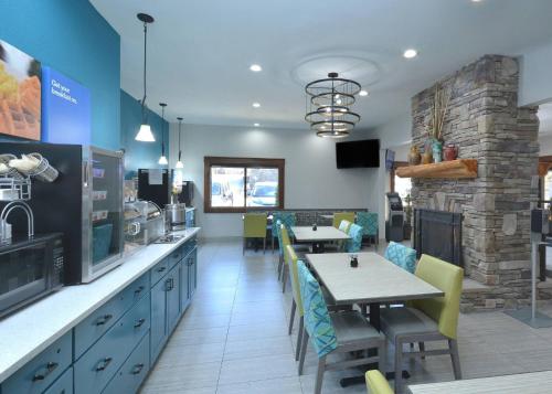 Food and beverages, Brookstone Lodge near Biltmore Village, an Ascend Collection Hotel in Asheville (NC)
