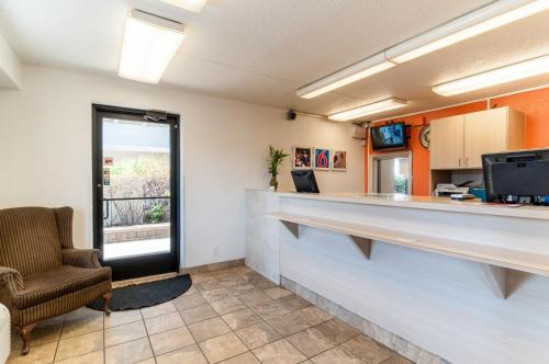 Фойє, Motel 6 Farmington Hills, MI - Northwest - Farmington Hills in Детройт (Мічіган)
