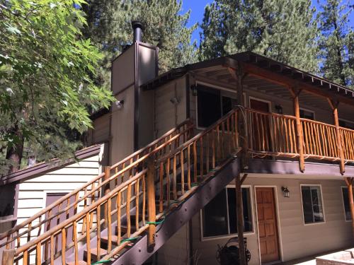 Goldmine Lodge in Big Bear Lake, USA