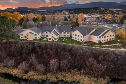 Comfort Inn & Suites Carbondale on the Roaring Fork in Carbondale, USA