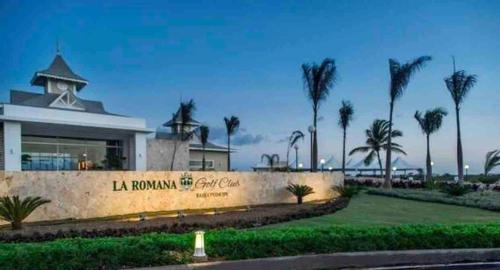 Beautiful 2 bedroom apartment Playa Nueva Romana in La Caña