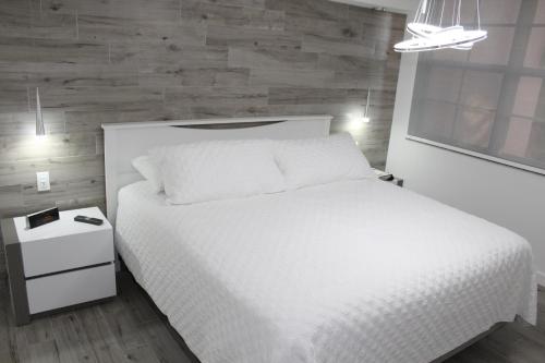 Yacht Club at Aventura Luxurious 1 Bed 1 Bath photo 4