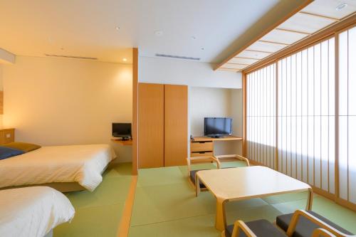 room detail thumbnail 1