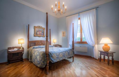 1 queen bed, 2 twin beds
