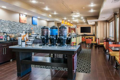 Comfort Inn Blue Ash North - image 9