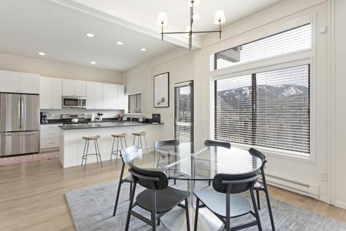 15 Chambertin Townhomes Townhouse - main image